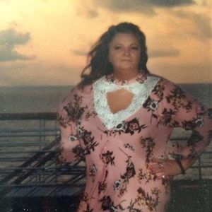 Meet your Posher, Connie